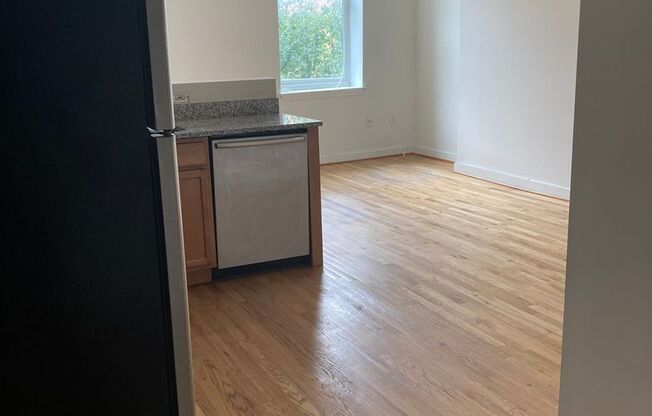 2 beds, 2 baths, 1,000 sqft, $1,799, Unit 22-2