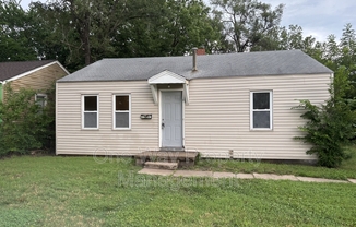 1738 N POPLAR