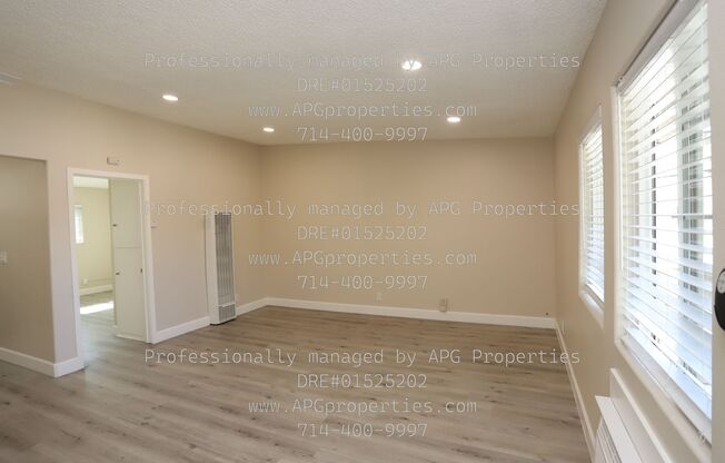 2119 E WESTPORT DR