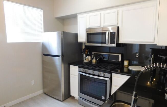 2 beds, 2 baths, $1,850, Unit Bldg 5