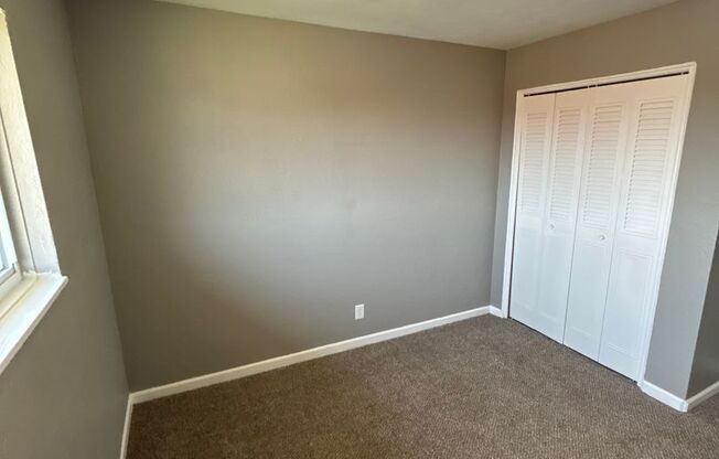 2 beds, 1 bath, 750 sqft, $1,095, Unit B10 1015 17