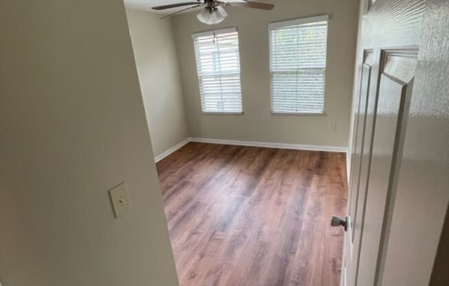 2 beds, 1 bath, $1,900, Unit 305