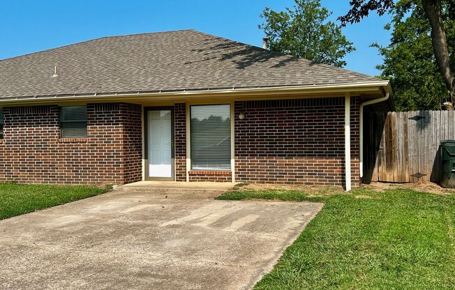 Large well maintained 3 bedroom 2 bath duplex in great location.   Available July 24th.