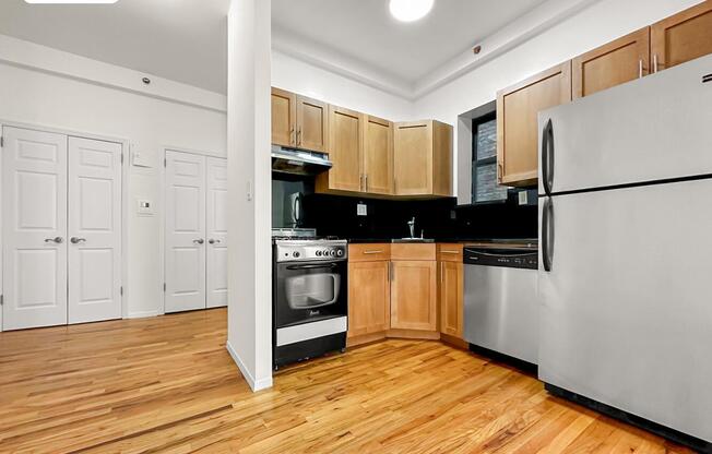 Studio, 1 bath, $3,100, Unit 4C