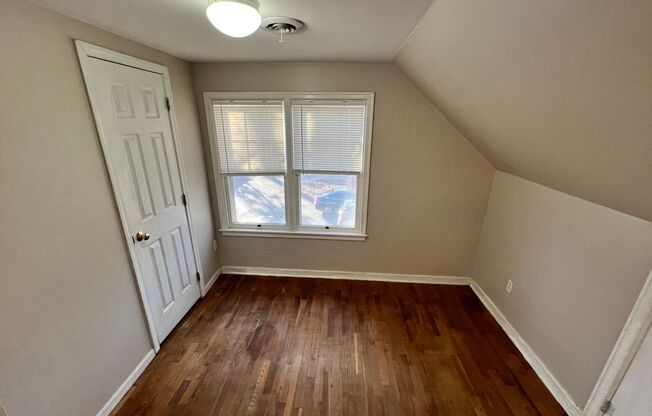 2 beds, 1 bath, $725