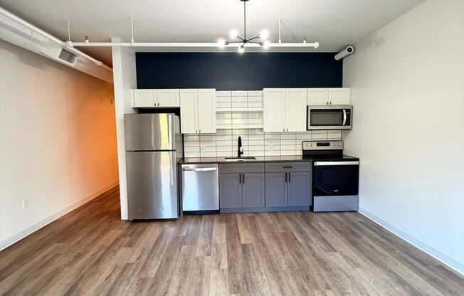 1 bed, 1 bath, 688 sqft, $1,675, Unit Unit 613