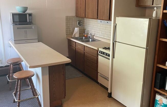 1 bed, 1 bath, $1,370