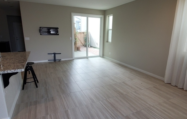 3008 LONE SILO AVE