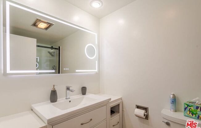 2 beds, 2 baths, 1,172 sqft, $4,550, Unit 1105