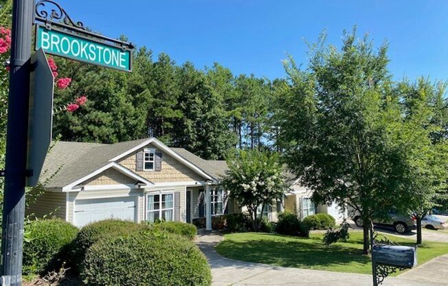 3 beds, 2 baths, $1,295, Unit 20 Brookstone Drive