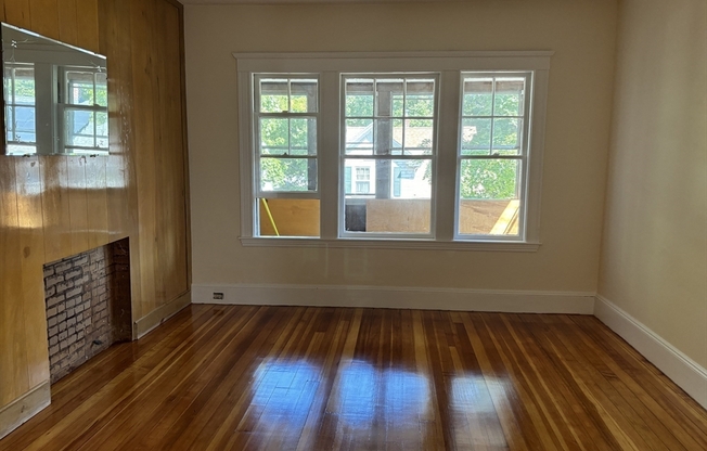 2 beds, 1 bath, 1,000 sqft, $2,700, Unit 2