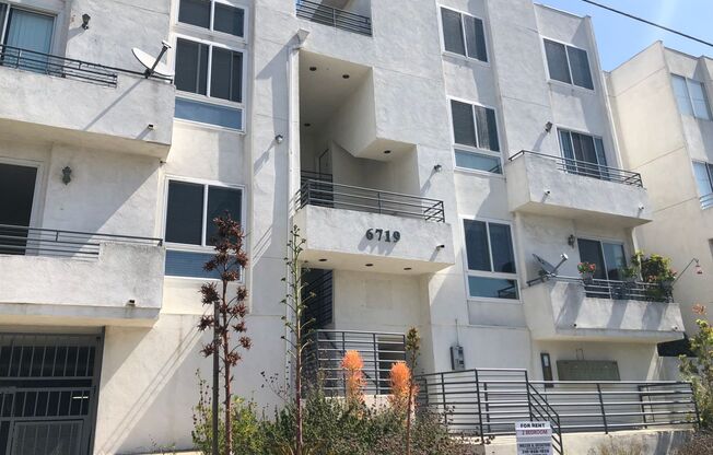 1 bed, 1 bath, $2,695, Unit 08