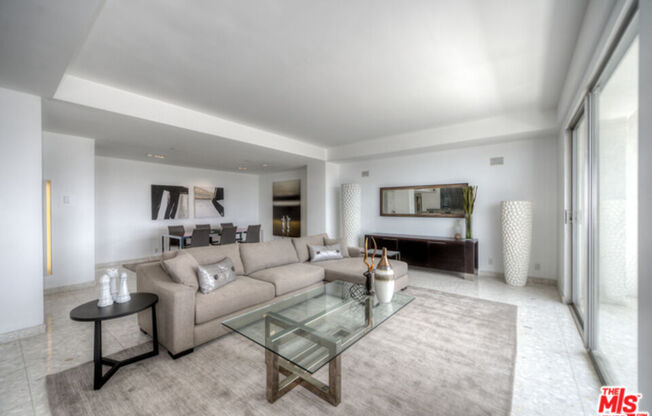 2 beds, 3 baths, 2,085 sqft, $7,250, Unit 1207