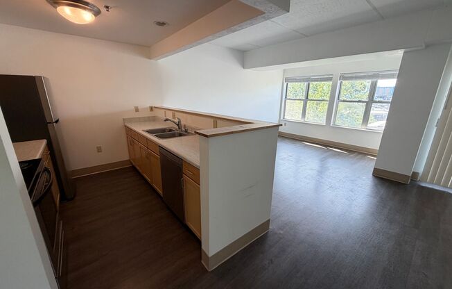 2 beds, 1 bath, 856 sqft, $1,700, Unit 302
