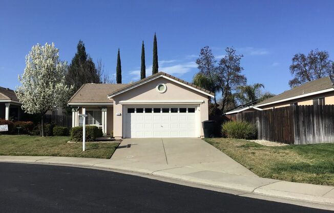 Woodcreek Oaks home - three bedroom