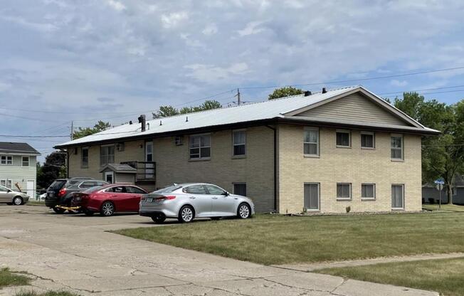 1810 W 1 ST