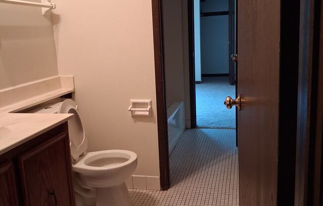 2 beds, 1.5 baths, 1,000 sqft, $1,650, Unit 8167-8167B