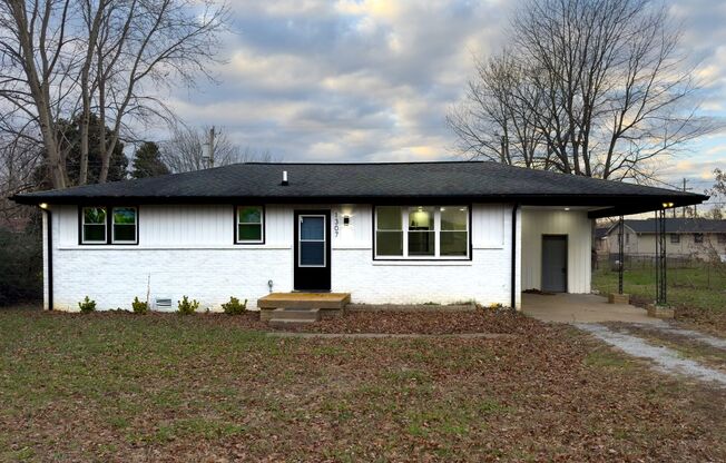 Renovated 3 Bedroom Home in Springfield, TN!