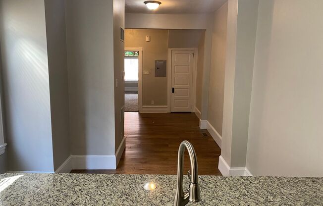 1 bed, 1 bath, $1,095, Unit Apt. 1