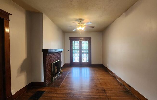 2312 W Oak St.