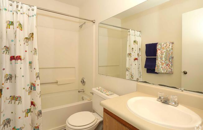3 beds, 2 baths, 1,096 sqft, $1,550