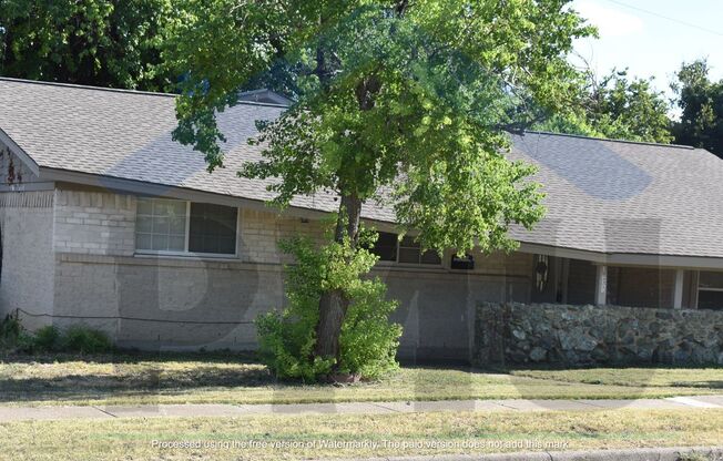 AVAILABLE NOW!!! 3-bed, 2-bath, 2-car garage home in Duncanville