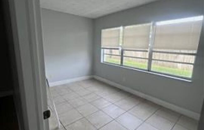 3 beds, 1 bath, 1,050 sqft, $1,500, Unit 4