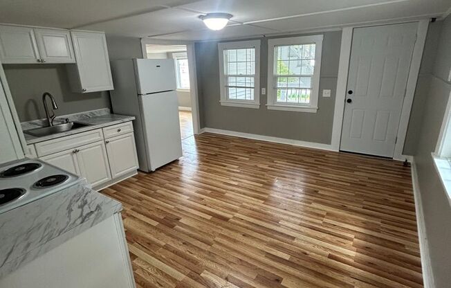 1 bed, 1 bath, 650 sqft, $1,600