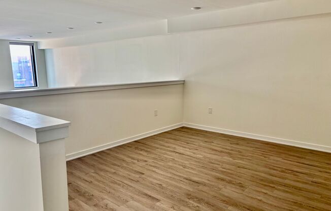 1 bed, 1.5 baths, 861 sqft, $1,850, Unit 505