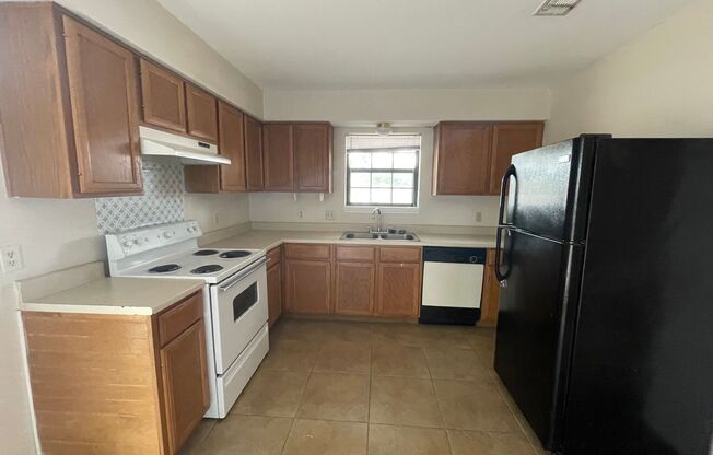 END OF JULY 2025 PRE-LEASE!  Spacious 3 Bed, 2 Bed Duplex with a Yard!