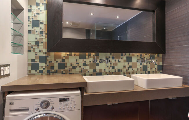 1 bed, 1.5 baths, 1,009 sqft, $3,990, Unit 1112