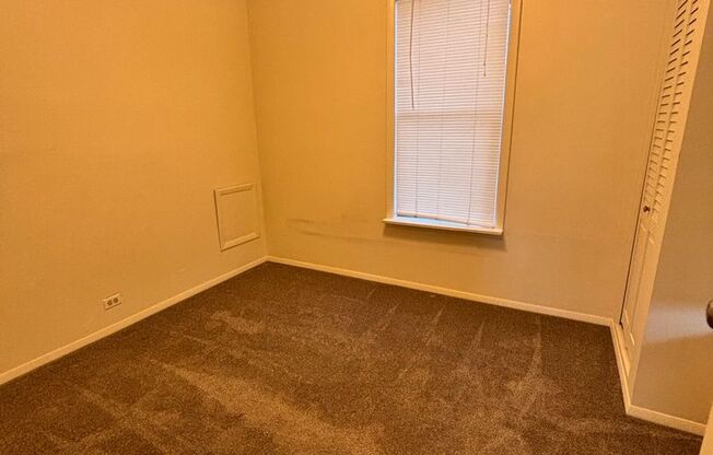 2 beds, 1 bath, 1,054 sqft, $1,600, Unit 1129#1