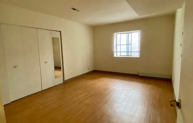 1 bed, 1 bath, 500 sqft, $1,150, Unit 8