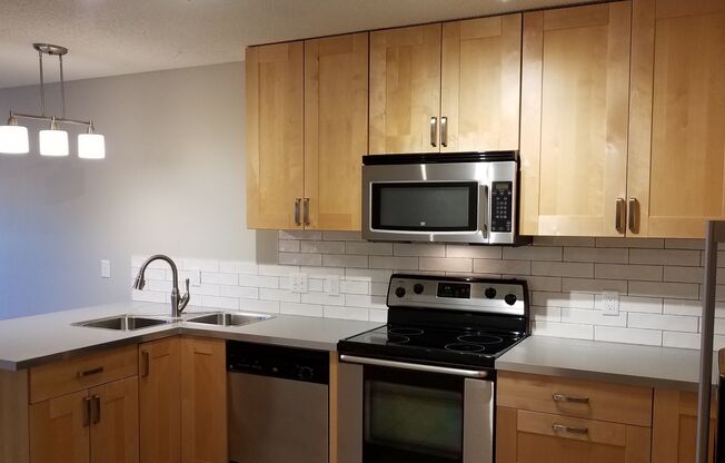 2 beds, 2 baths, $1,995