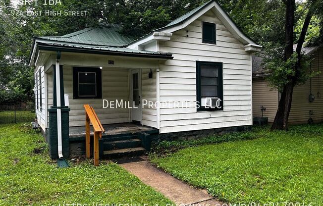 924 E HIGH ST