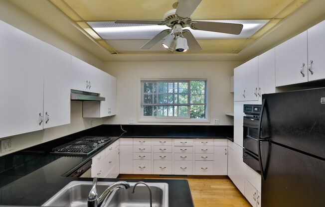 The Carina Victorian Home near the Row!