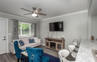 2 beds, 1 bath, $1,395