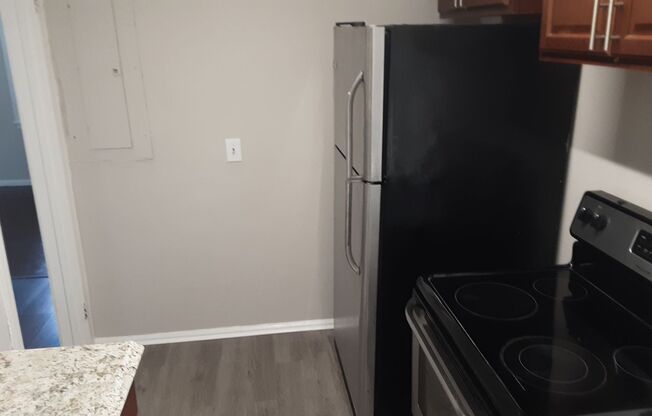 2 beds, 1 bath, $1,175