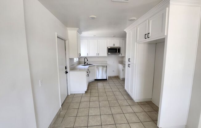 3 beds, 1 bath, $1,695