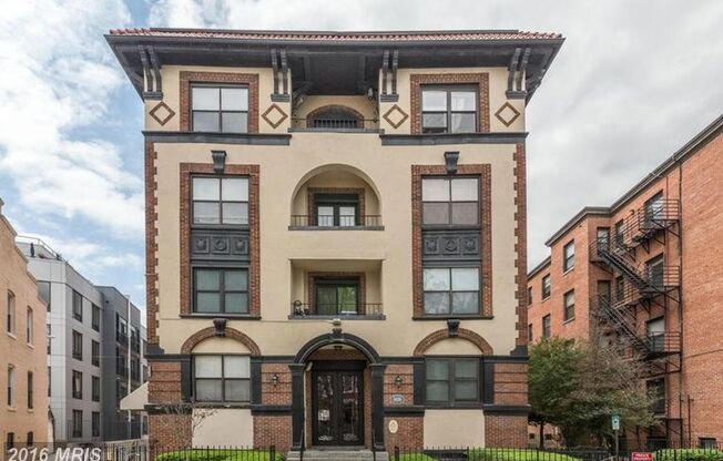 Great 2 Bedroom Columbia Heights Condo