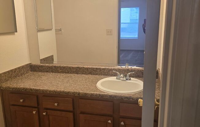 1 bed, 1 bath, 709 sqft, $850, Unit PG 0324