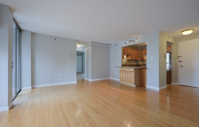 2 beds, 2 baths, 1,000 sqft, $3,950, Unit 401