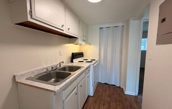 1 bed, 1 bath, 558 sqft, $825, Unit 2001-2