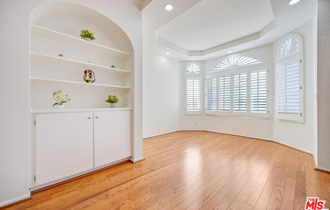 14960 Dickens St Unit 214