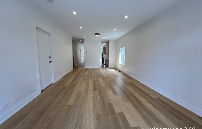 2042 W WASHINGTON BLVD