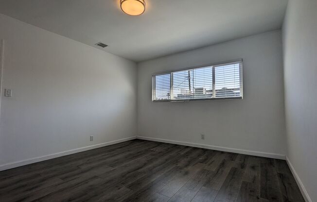 2 beds, 1 bath, 959 sqft, $3,000, Unit 2036 1/2