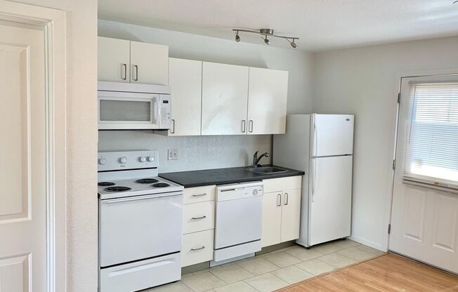 1 bed, 1 bath, 480 sqft, $1,295, Unit 521 Sinclair 1