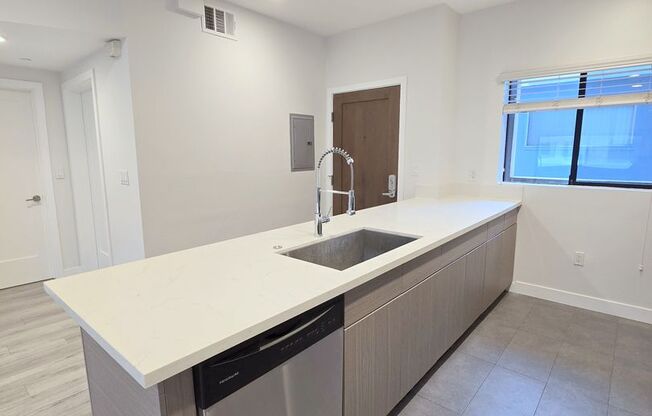 2 beds, 2 baths, $2,775, Unit #2