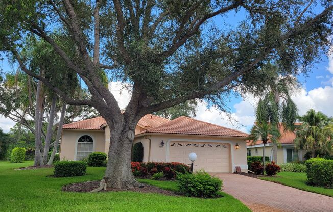 Seasonal/short term only 3/2 SFH with pool in Palm-Aire!