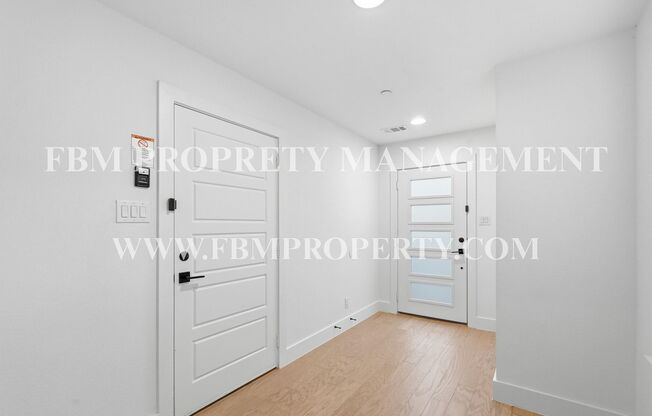 2610 Kimsey, Unit 201 - Gorgeous 2 Bedroom, 2.5 Bathroom-Four Story Home in Dallas, TX!